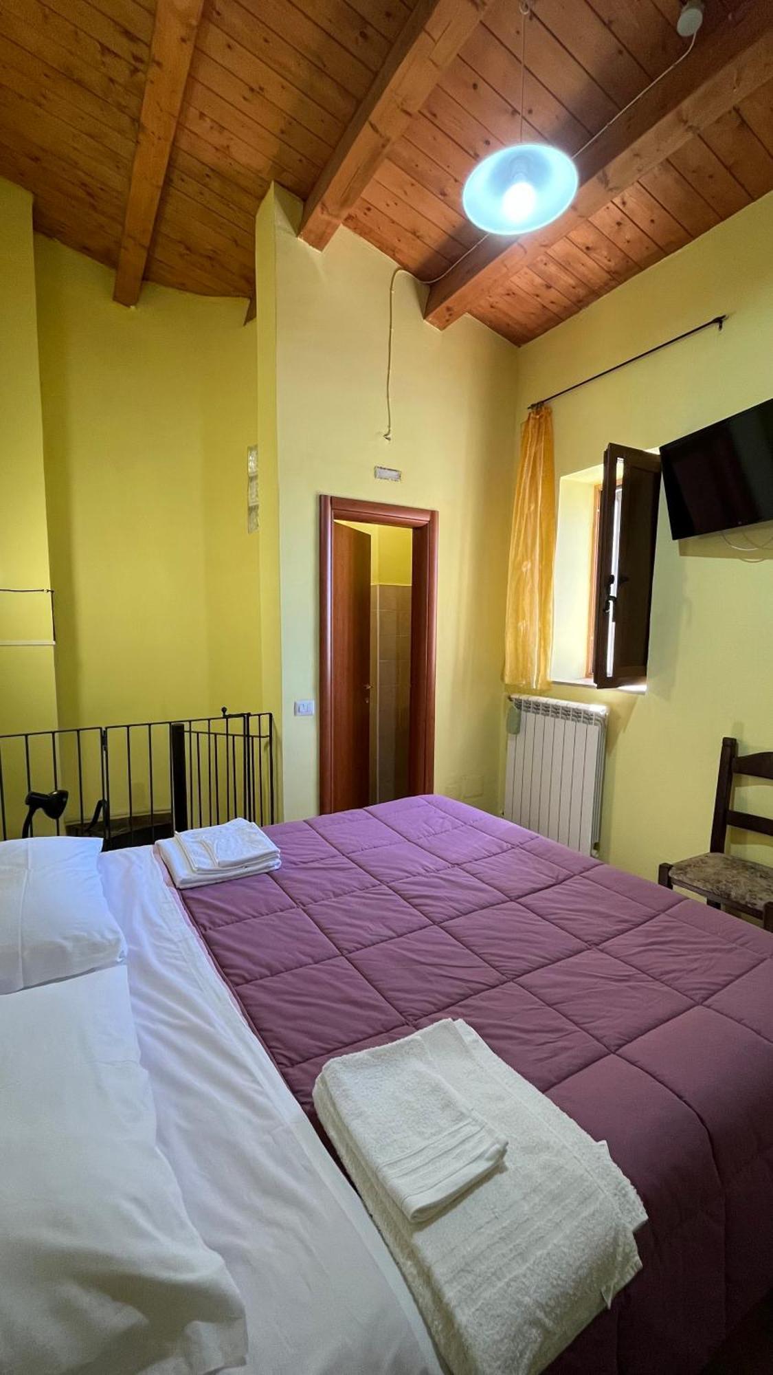 Da Sciuri Case Vacanza Barisciano Exterior photo